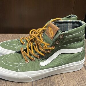 Vans Olive Green High-Top Sneakers unisex men 6.5. Women 8.